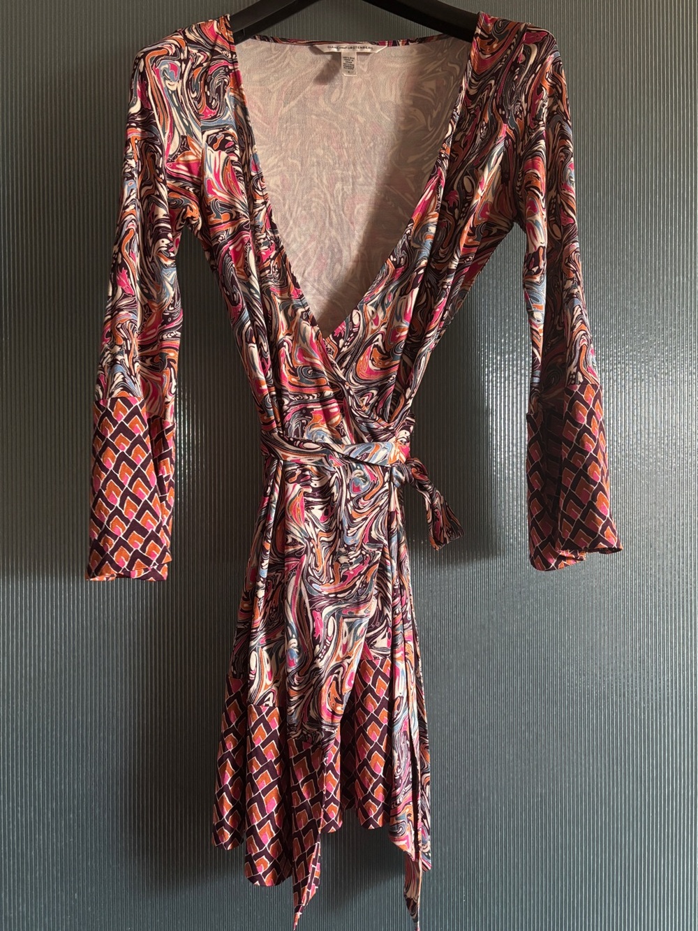 DVF Diane von Furstenberg Size 8 Greer Silk Wrap Dress Mixed Print Bell Sleeve